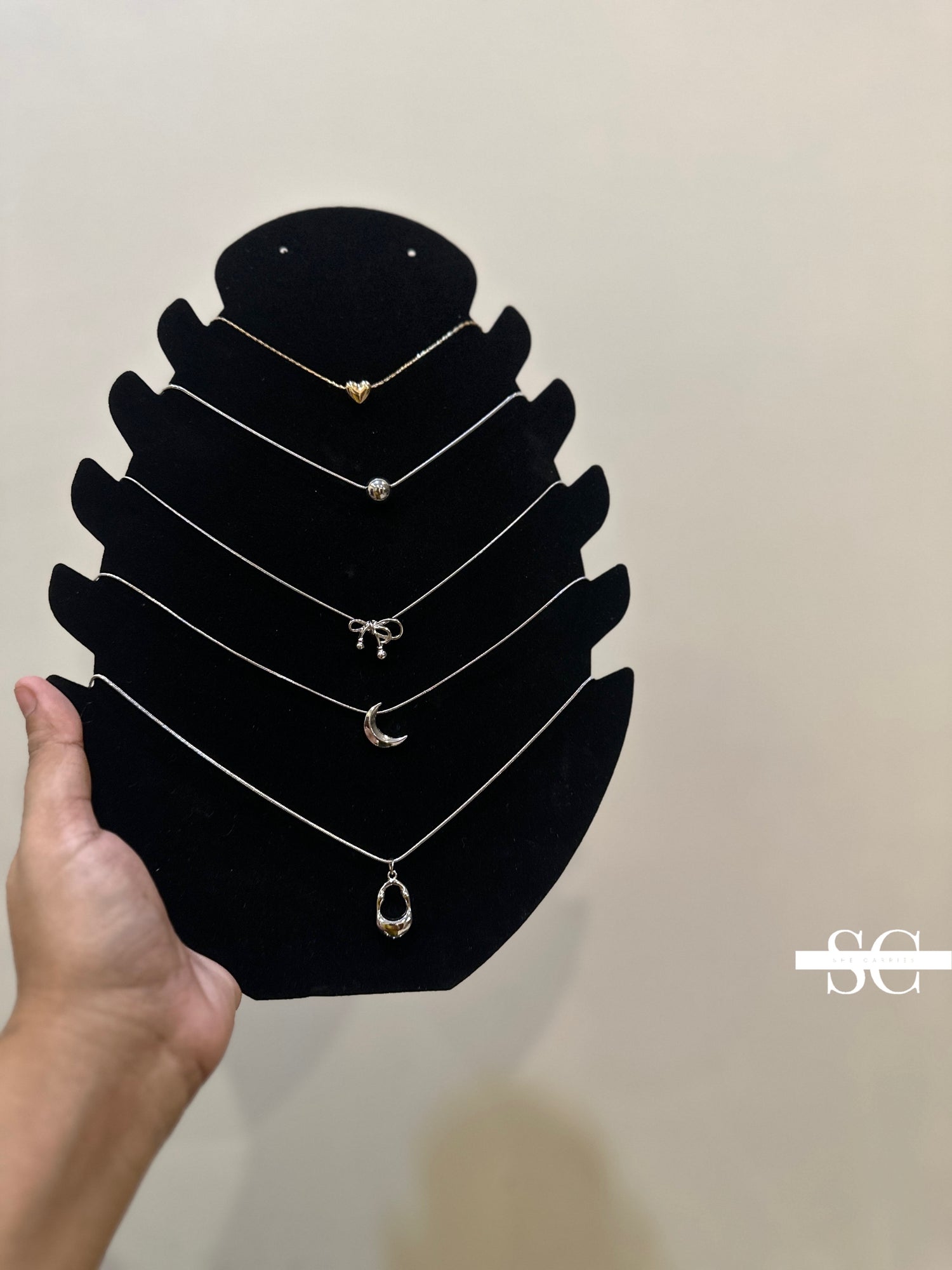 CASUAL WEAR NECKCHAINS