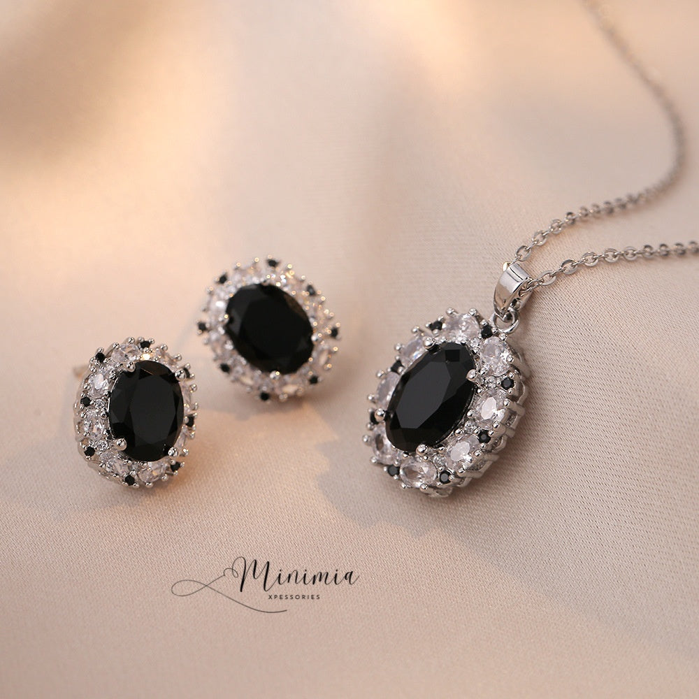 CELIRA- Black & Silver theme