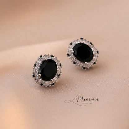 CELIRA- Black & Silver theme