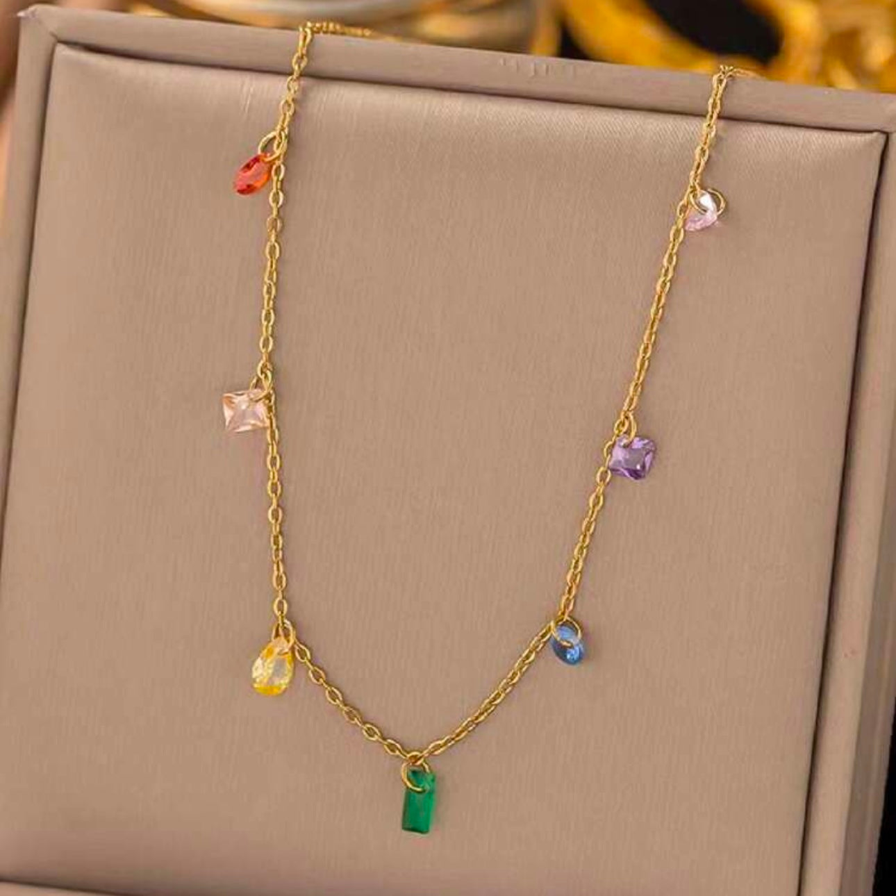COLOUR KISS NECKLACE