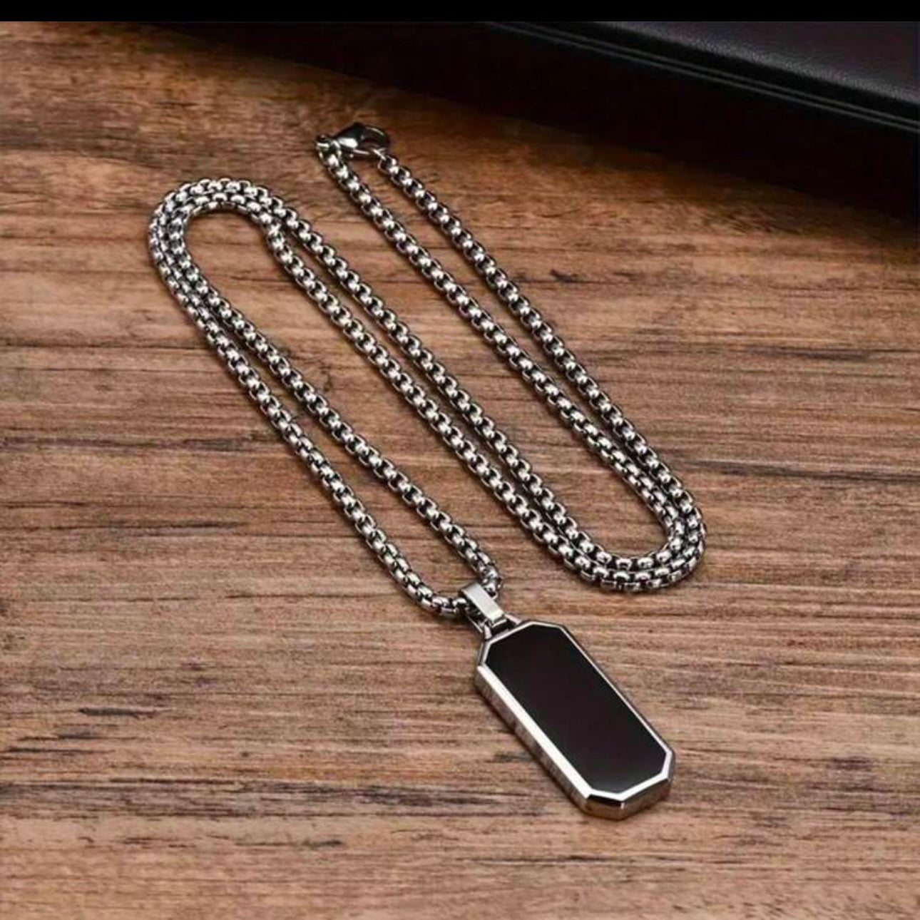 NOIR NECKCHAIN