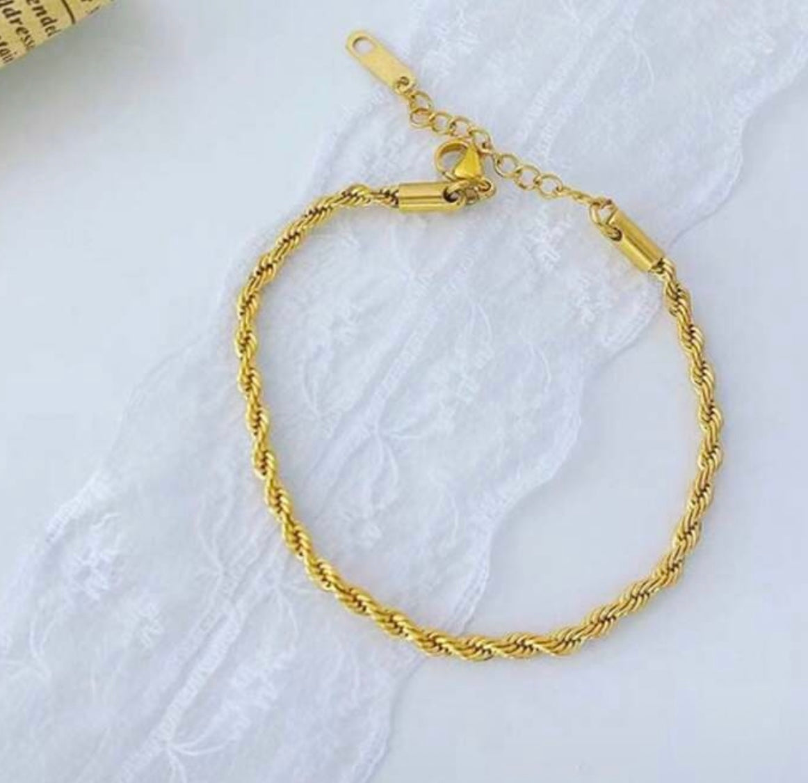 TWIRL BRACELET