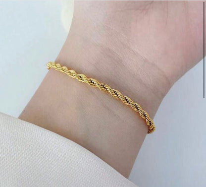TWIRL BRACELET