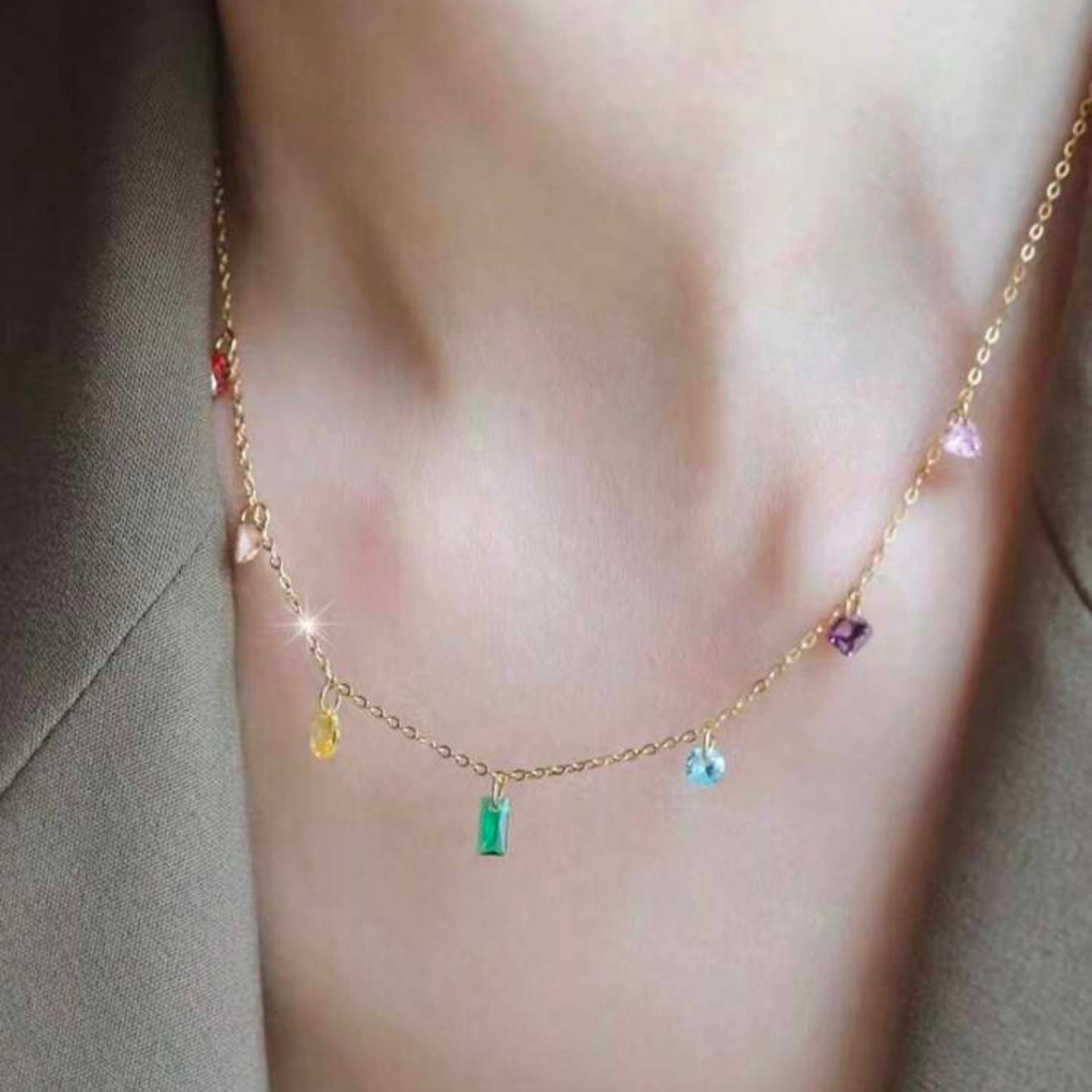 COLOUR KISS NECKLACE
